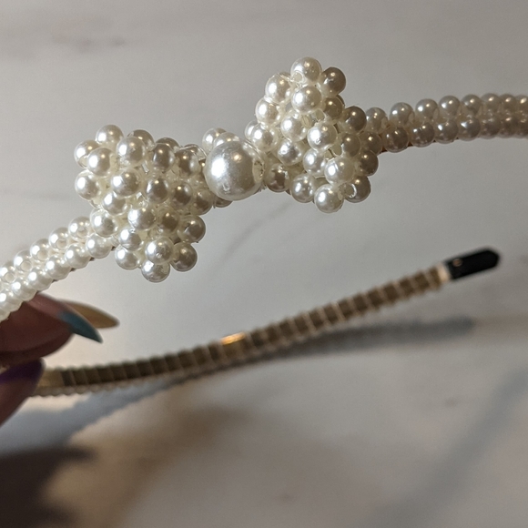 Accessories - Hairbow Pearl Headband!